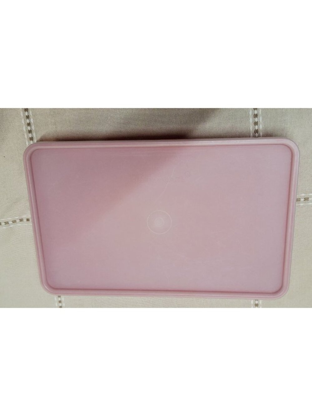 Tupperware Red Rectangular for storing bacon, hot dogs, or deli meats. Clear 10.